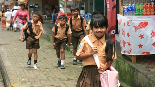 Ilustrasi Seragam Sekolah SD