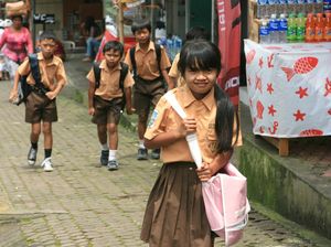 Janji Seragam Sekolah Gratis Wali Kota Palopo Tak Kunjung Terealisasi
