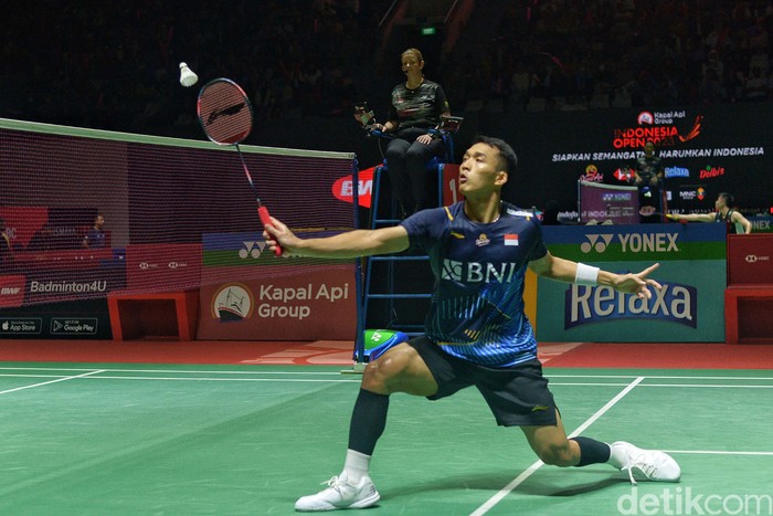 Jonatan Christie berhasil ke babak 16 besar Indonesia Open 2023, Rabu (14/6). Jojo melaju usai mendepak wakil Jepang, Kanta Tsuneyama.