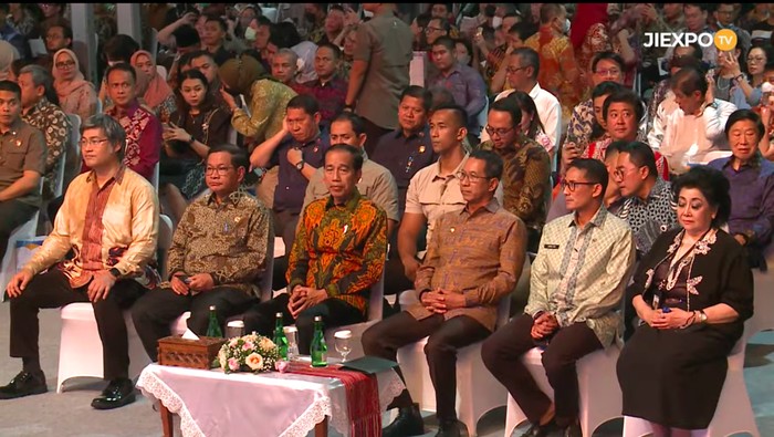 Jokowi hadiri pembukaan Jakarta Fair Kemayoran 2023 (dok. Screenshot YouTube JIExpoTV)