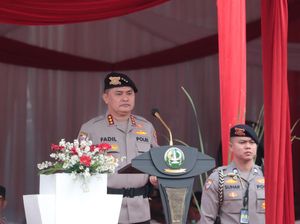 Komjen Fadil Tunjuk Tongkat Komando dan Marah soal Disiplin saat Pimpin Apel