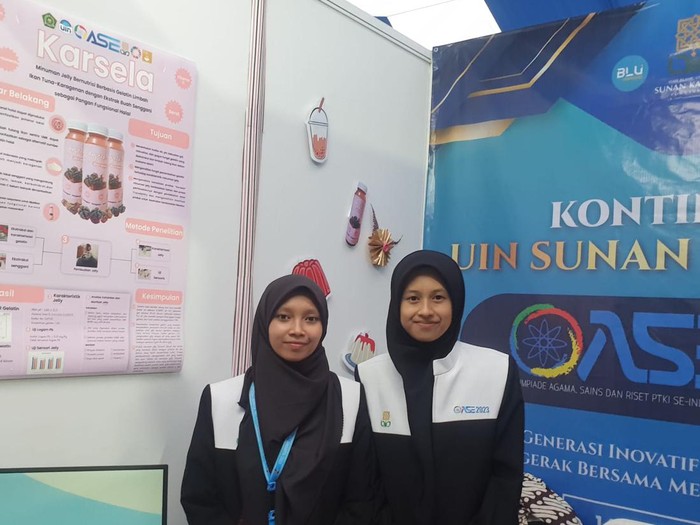 Karsela atau Karagenan-Senggani-Gelatin merupakan karya inovasi buatan mahasiswa UIN Sunan Kalijaga Yogyakarta. Termasuk dalam jenis karya inovasi Produk Halal dan Ketahanan Pangan, Karsela menggunakan berbagai bahan bersertifikat halal LPPOM dan BPJH termasuk dengan prosesnya. Karsela atau Karagenan-Senggani-Gelatin merupakan karya inovasi buatan mahasiswa UIN Sunan Kalijaga Yogyakarta. Termasuk dalam jenis karya inovasi Produk Halal dan Ketahanan Pangan, Karsela menggunakan berbagai bahan bersertifikat halal LPPOM dan BPJH termasuk dengan prosesnya.