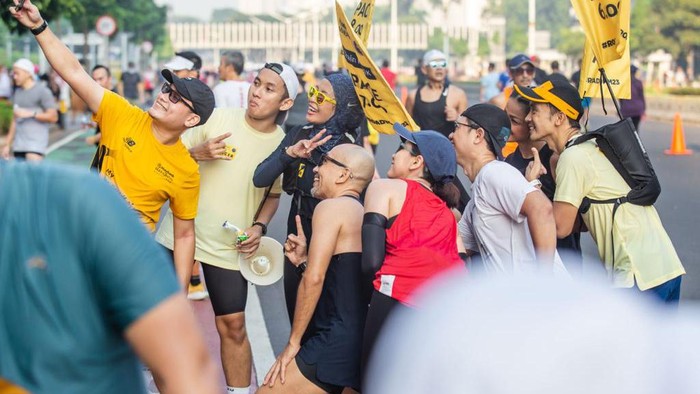 Keseruan Latihan Jelang Bali Marathon Para peserta berkumpul dan berlari bersama para pacer resmi setiap akhir pekan guna melatih kesiapan fisik dan mental menuju Elite Label Road Race Maybank Marathon 2023 di Bali Safari & Marine Park Gianyar pada 27 Agustus 2023. Road to Maybank Marathon 2023 dirancang sebagai kegiatan persiapan yang mengedepankan kesehatan dan keselamatan bagi seluruh peserta lari dalam mengikuti Elite Label Road Race Maybank Marathon 2023 di Bali Safari & Marine Park Gianyar pada 27 Agustus 2023.