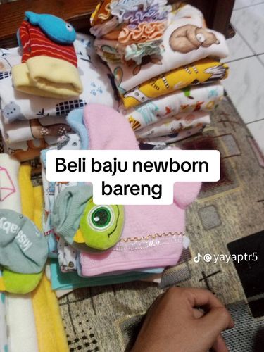 Kisah unik ibu dan anak kandung hamil barengan, viral di media sosial.