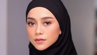 Lesti Kejora, pedangdut cantik yang kerap mencuri perhatian karena kehidupannya. Beberapa waktu lalu, ia sukses menghibur ketika duet bersama Ahmad Dhani. Foto: Instagram @lestykejora