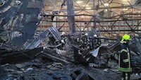 Serangan rudal itu merusak rumah, gudang, toko, dan kafe di pusat kota, daerah tersebut. Ukrainian Armed Forces/REUTERS  