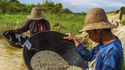 Mengintip Pendulang Intan di Kalimantan