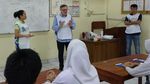 Momen Group Chairman Stanchart Jadi Guru Dadakan di SMKN 19 Jakarta
