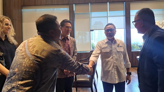 Mendag Zulhas menerima kunjungan CEO TikTok, Shou Zi Chew di Kementerian Perdagangan, Jakarta Pusat, Rabu (14/6).