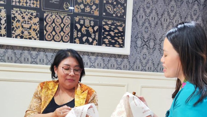 Pemilik Rolupat Henny Christiningsih (53) berupaya untuk memberikan wadah dan etalase agar produk para UMKM mendunia.