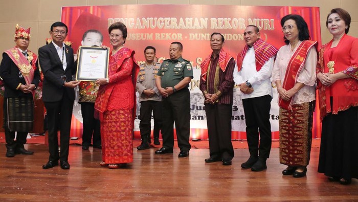 Penyerahan Rekor MURI Jalan Terpanjang di Indonesia