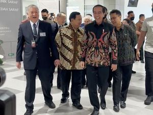 Momen Jokowi Jalan Bareng Prabowo hingga Aguan di Peresmian Tzu Chi Hospital