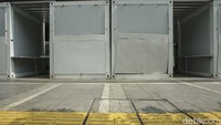 Pemprov DKI Jakarta menyediakan kios berukuran 2x2 meter sebanyak 94 kios untuk pedagang kaki lima di kawasan tersebut. 