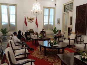 Jokowi Kasih Bekal Tabungan ke Putri Ariani dan Janjikan Beri Flute