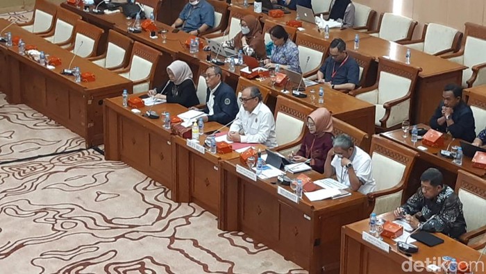 RDP Komisi VII dengan Dirjen Migas dan Pertamina