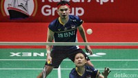 Lewat kemenangan ini, Rinov/Mentari sudah pasti mengantongi tiket babak 16 besar Indonesia Open 2023.   