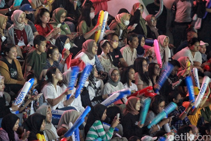 Turnamen badminton Indonesia Open 2023 sudah memasuki hari kedua, Rabu (14/6). Riau sorak penonton menggema di Istora Senayan, Jakarta.