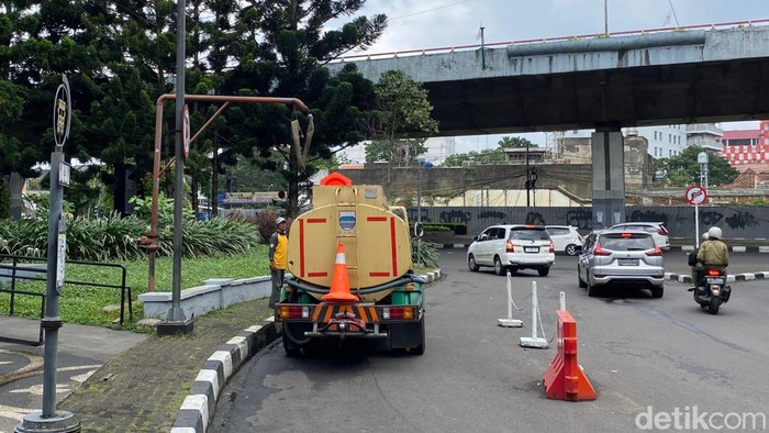 Salah satu titik hydrant di Kota Bandung yang masih berfungsi dengan baik.