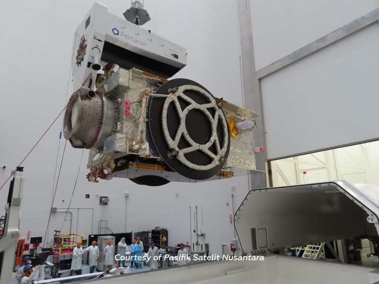 Satelit Satria-1 Sudah di Amerika Satelit Satria-1 Sudah di Amerika, siap meluncur dari Cape Canaveral, Florida
