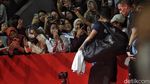 Semringah Anthony Ginting Menyapa Penonton
