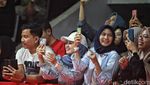 Semringah Anthony Ginting Menyapa Penonton
