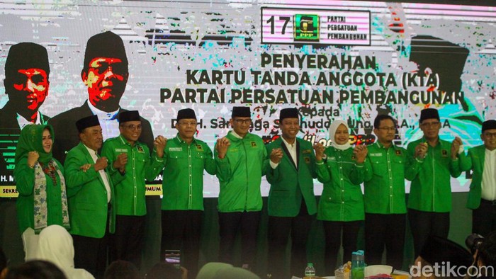 Senyum Semringah Sandiaga Uno Usai Sah Gabung PPP