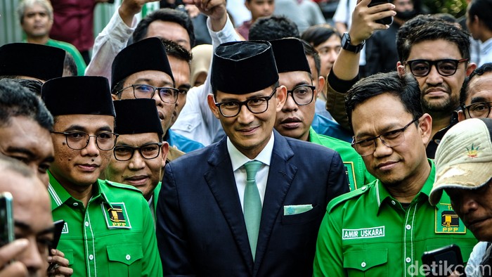 Senyum Semringah Sandiaga Uno Usai Sah Gabung PPP