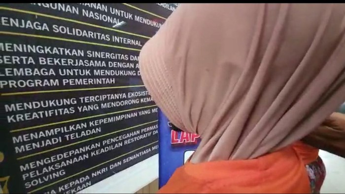ST saat diamankan di Polresta Samarinda.