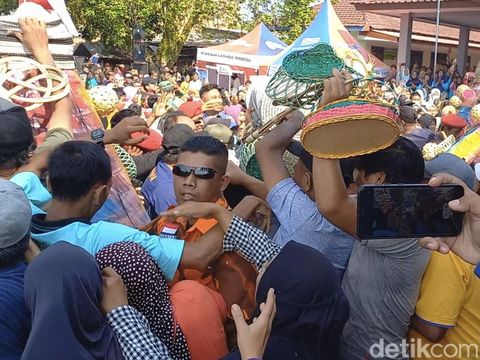 Suasana Grebek Penjalin VI di Desa Trangsan, Kecamatan Gatak, Kabupaten Sukoharjo, Rabu (14/6/2023).