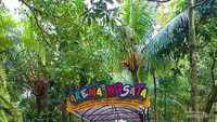 Bagian arena wisata dan tempat bermain anak.
