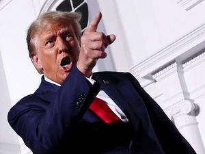 Donald Trump: Saya Didakwa karena Mereka Takut