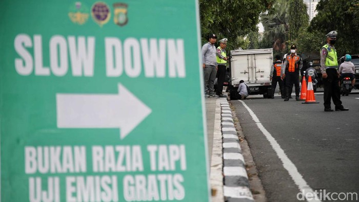 Pemerintah Kota Jakarta Utara (Pemkot Jakut) menggelar uji emisi kendaraan bermotor secara gratis sebagai bagian dari rencana pengelolaan kualitas udara perkotaan.