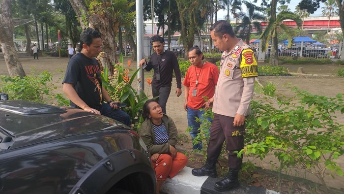 Wanita pemalak turis di Palembang ditangkap.
