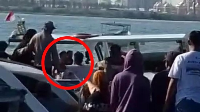 3 Warga Lae-lae sempat diamankan polisi saat unjuk rasa penolakan reklamasi. Dokumen Istimewa