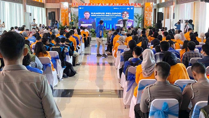 350 Mahasiswa Universitas Balikpapan ikuti edukasi keselamatan berkendara. Seminar itu hadirkan Direktur Hubungan Kelembagaan Jasa Raharja Munadi Herlambang.