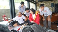 Ajang kompetisi balap ini diperuntukkan sebagai wadah bagi generasi muda untuk mengembangkan ide-ide inovatif untuk kendaraan yang lebih efisien, Kamis (15/6/2023). Shell Eco-marathon Asia 2023 akan berlangsung pada 4-9 Juli 2023 di Sirkuit Internasional Mandalika, Lombok, Nusa Tenggara Barat. 