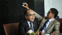 Anggota Komisi III DPR F-Golkar Supriansa juga bersyukur dengan putusan MK yang menolak sistem pemilu tertutup. Menurutnya, keputusan ini menunjukkan rakyat memegang kendali kedaulatan negara untuk memilih wakilnya.  