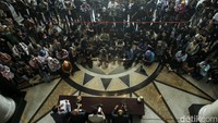 Anggota DPR RI F-PDIP Arteria Dahlan mengatakan PDIP tetap menghormati putusan MK tersebut. Kalaupun tidak dikabulkan, Arteria mengatakan PDIP sudah siap dengan segala sistem pemilu terbuka.  