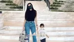 Jadi Inspirasi Mama Muda, 7 OOTD Aura Kasih saat Momong Anak