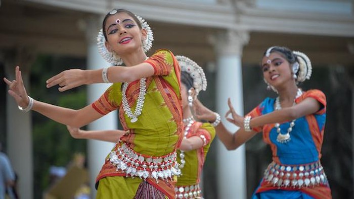 Tarian dan lagu India.
