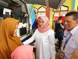 Bupati Ipuk Optimalisasi Layanan Publik Saat Ngantor di Desa Ujung Selatan