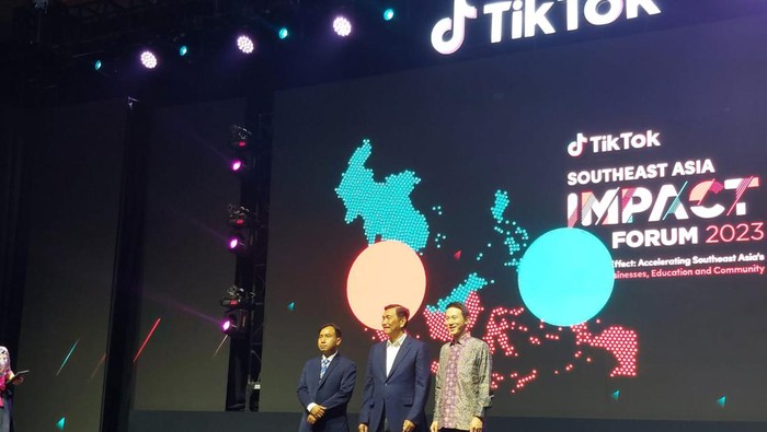 CEO TikTok Shou Zi Chew ajak Menko Marves Luhut Binsar Pandjaitan Bikin Konten CEO TikTok Shou Zi Chew ajak Menko Marves Luhut Binsar Pandjaitan Bikin Konten