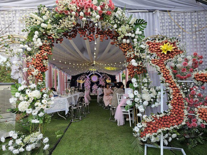 Dekorasi pernikahan pakai buah leci