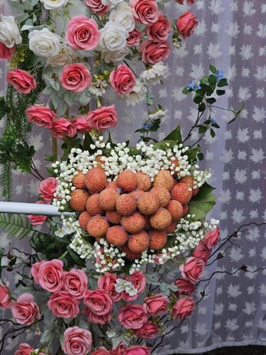 Dekorasi pernikahan pakai buah leci