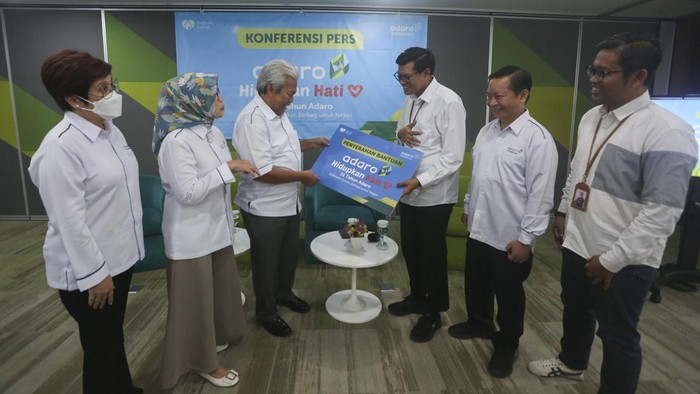 Distribusi 31 Ribu Paket Sembako Untuk yang Membutuhakn PT Adaro Energy Indonesia meluncurkan gerakan Adaro Hidupkan Hati, Kamis (15/6/2023).