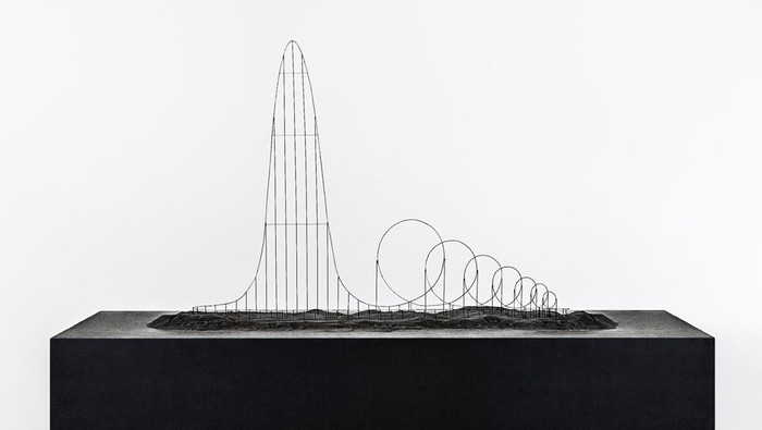 Seorang ilmuwan mendesain roller coaster yang bisa membunuh orang yang menaikinya. Roller coaster ini disebut sebagai euthanasia coaster.