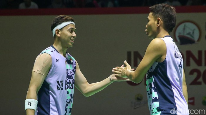 Ganda putra Fajar Alfian/Muhammad Rian Ardianto hadapi wakil China di Indonesia Open 2023 babak 16 besar. Fajri menang mulus straight game.