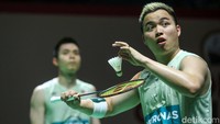 Aaron Chia/Soh Wooi Yik memenangi gim pertama dengan skor 21-19.  