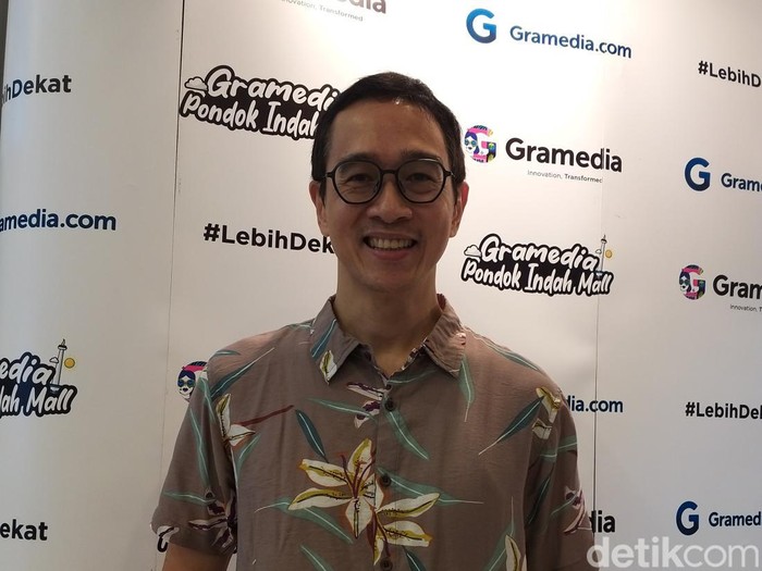 Henry Manampiring