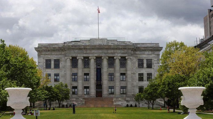 A general view of the Harvard Medical School in the Longwood Medical Area in Boston, Massachusetts, U.S., May 15, 2022. Picture taken with a drone. Picture taken May 15, 2022. REUTERS/Brian Snyder/File Photo